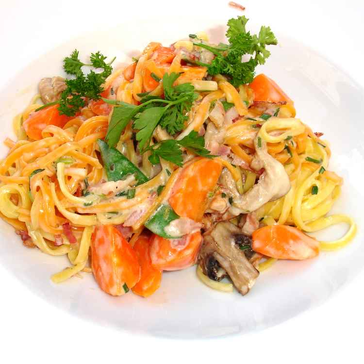 Kräuternudeln mit Schwammerln