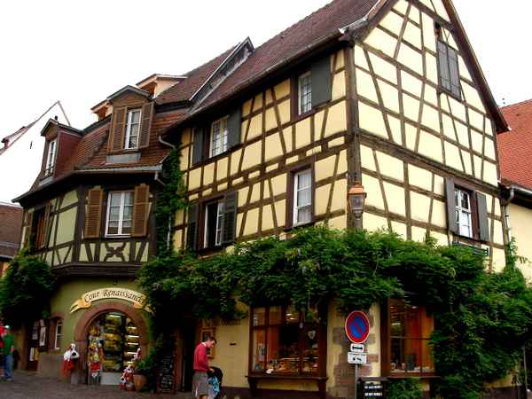 Cour Renaissance in Riquewihr