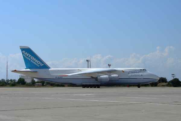 Antonov A124-100