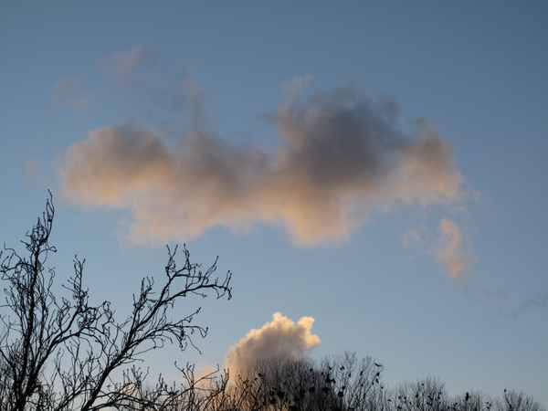 Aufkommende dunkle Wolken
