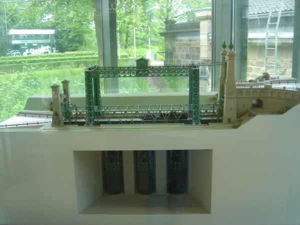 ALTES SCHIFFSHEBEWERK HENRICHENBURG