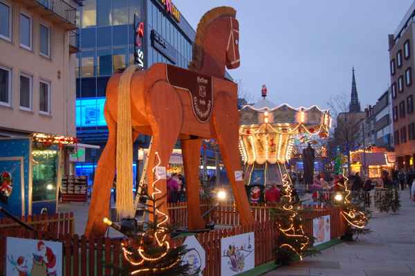 Riesen Schaukelpferd