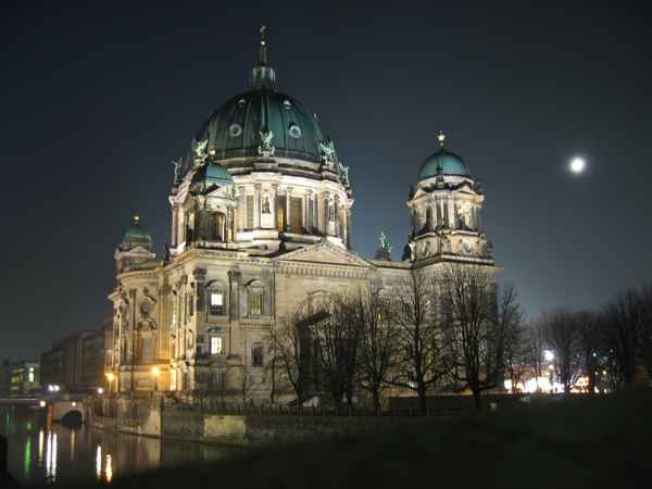 Berliner Dom in der Nikolausnacht