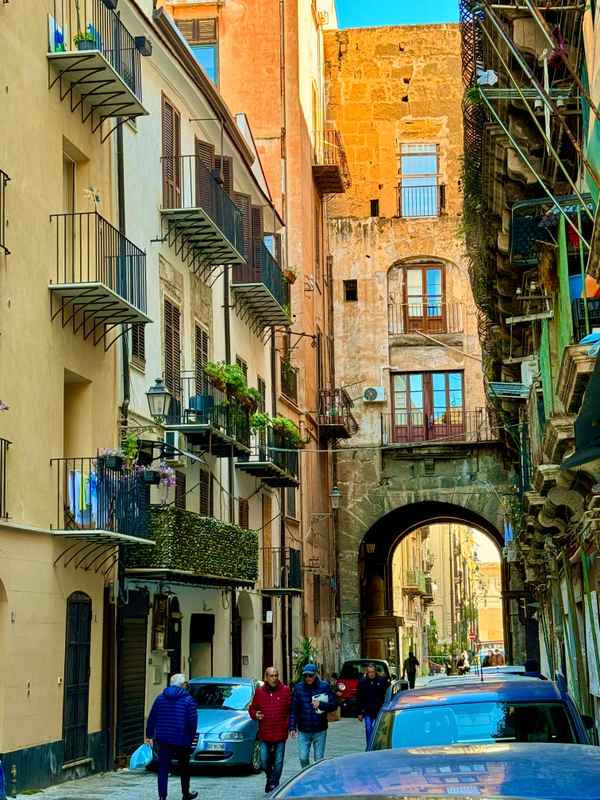 Altstadtgasse in Palermo-2