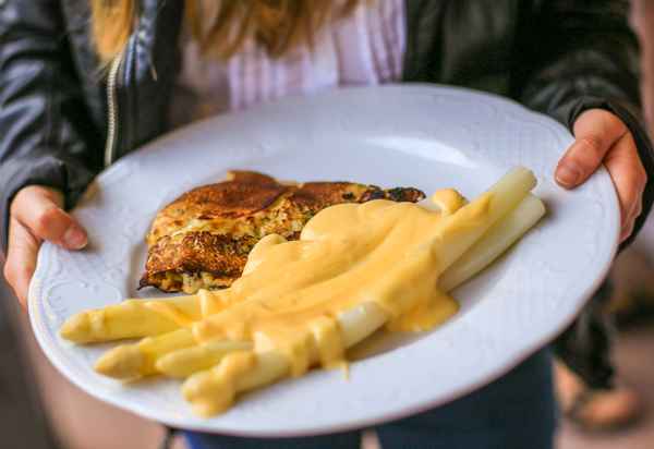 Spargel - frisch auf den Teller