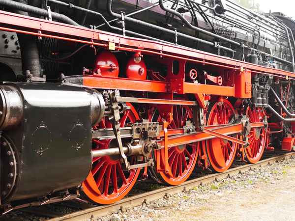 Dampflok-Triebwerk . . . .