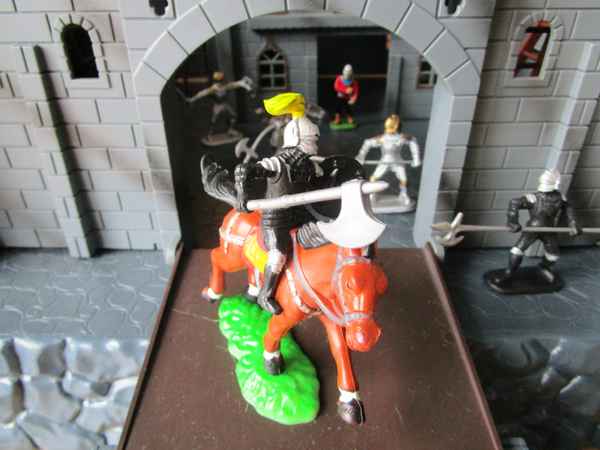 Ritter auf Pferd