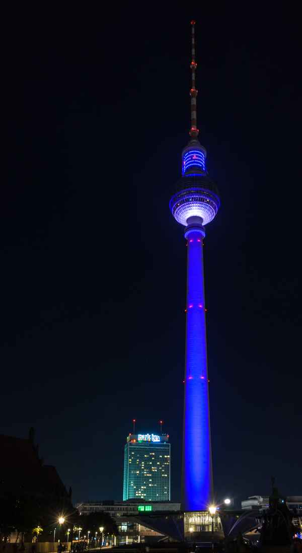 Illuminierter "Telespargel"