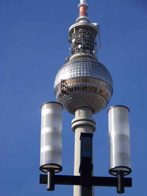Berlin, Zusatzbeleuchtung für Fernsehturm