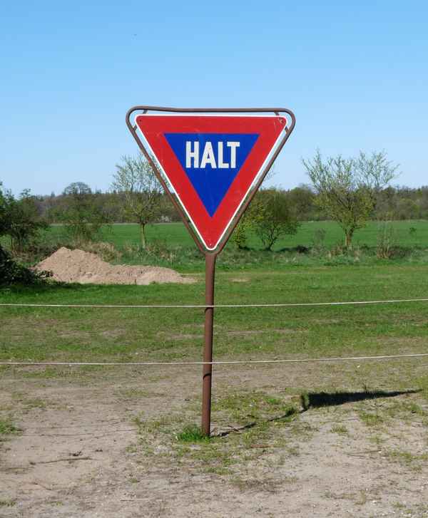 Das alte Stopp-Schild