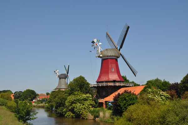 Die Greetsieler Zwillingsmühlen