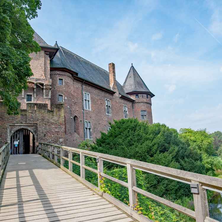 Burg Linn - Wassergraben