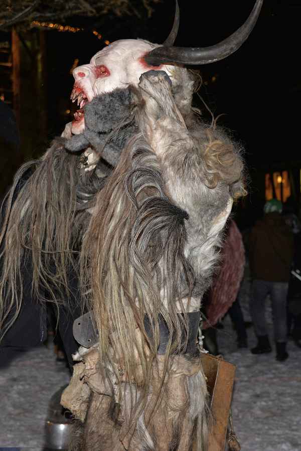 Krampus, Krampusumzug