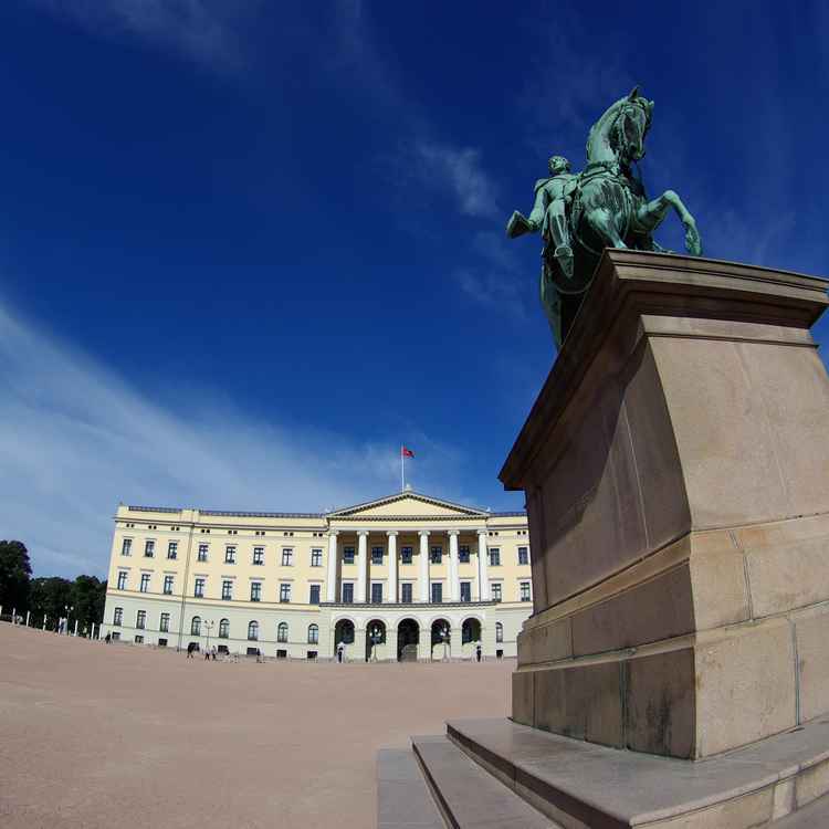 Oslo Schloss & Standbild