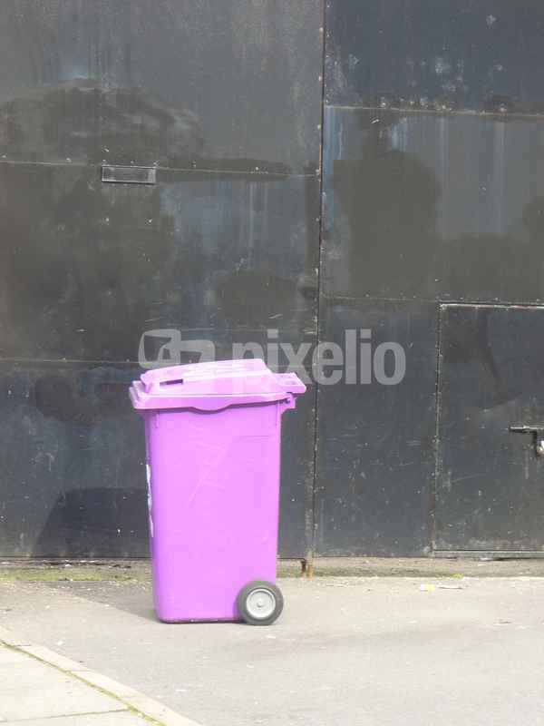 Mülltonne violett