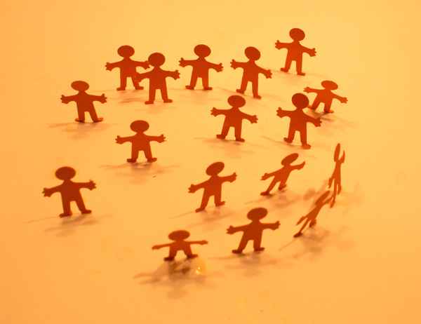 Menschenmenge orange