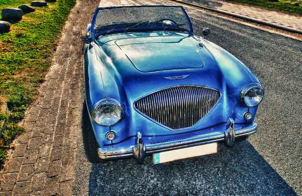 Austin Healey 100 /  Oldtimer von` 1955 - HDR