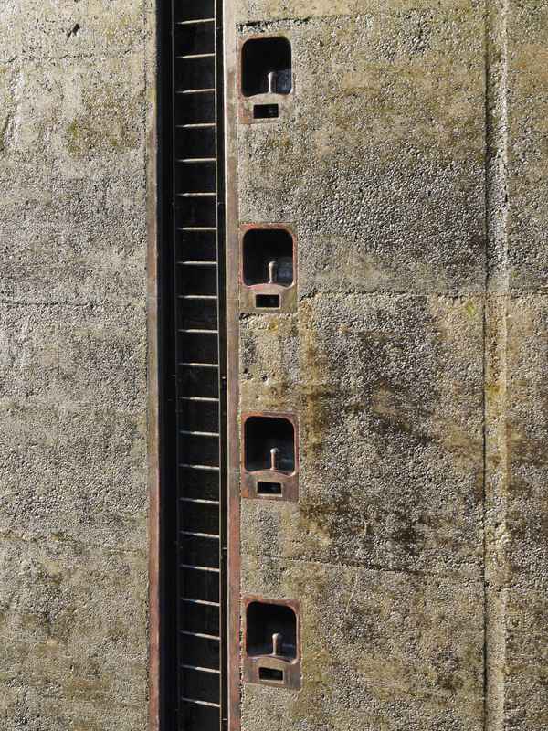 Schleusenwand