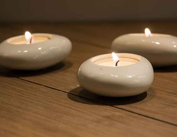 Duftkerzen im Wellness-Tempel_2