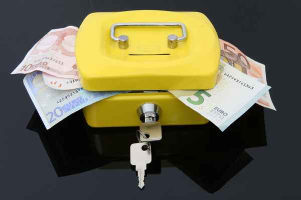 Kasse quillt über (schwarz)