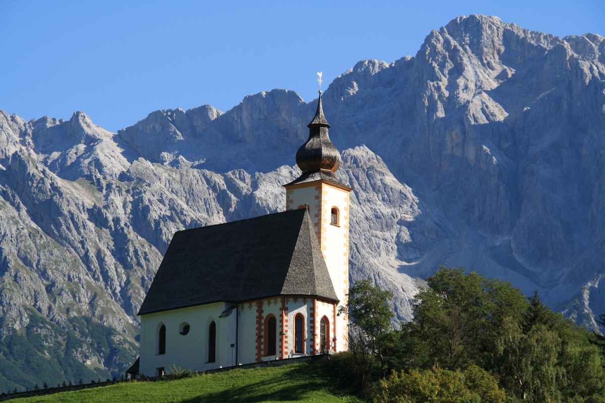 Kirche Dienten