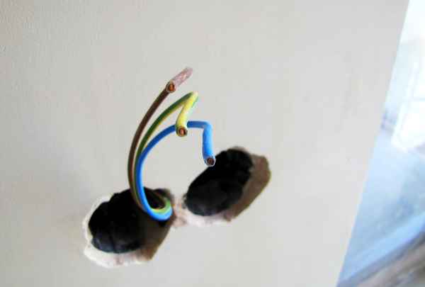 Warten auf den Elektriker 2