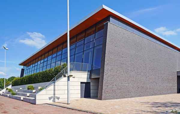 Mehrzweck-Sporthalle - Lichtseite