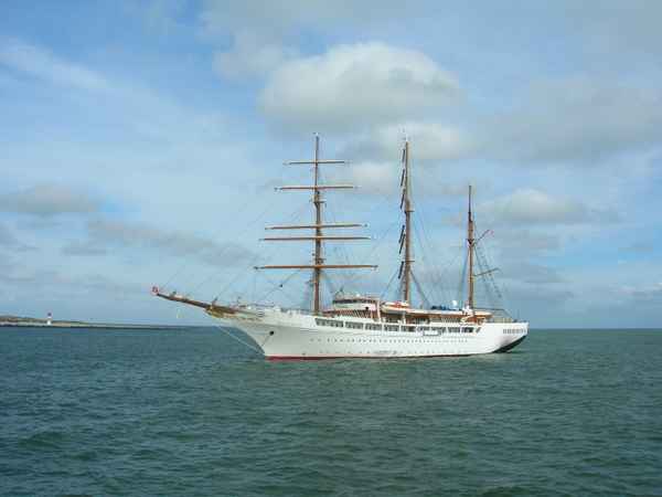 Sea Cloud 2 vor der "Düne" Helgoland