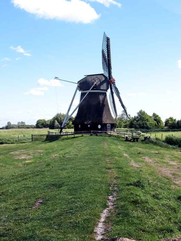 Wedelfelder Wassermühle seitlich entfernter