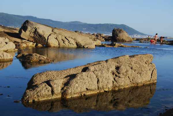 Der stille Stein im Meer