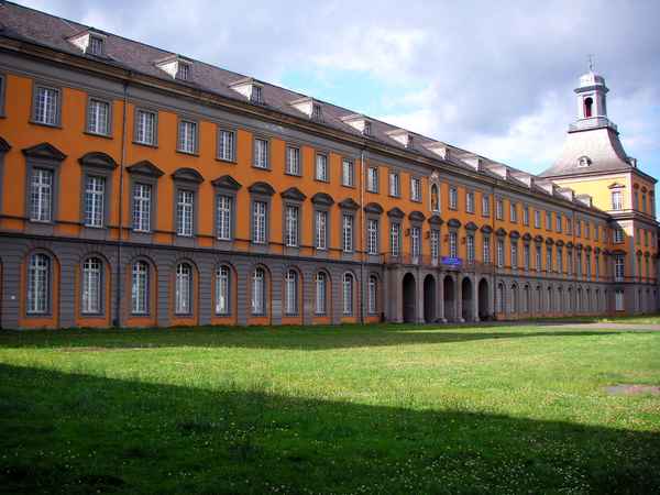 Bonner Uni Ansicht zur Hofgartenwiese