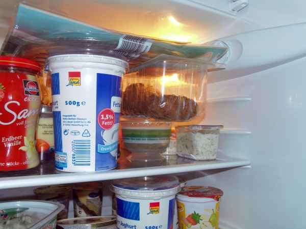 Voller Kühlschrank