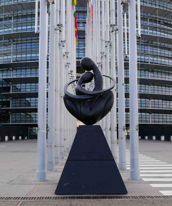 Vor dem Europaparlament in Straßburg
