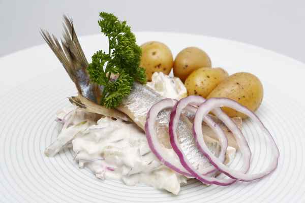 Matjes mit Pellkartoffeln