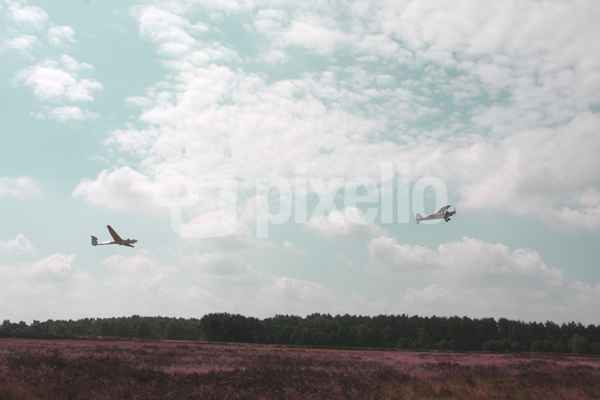 Segelflugzeug im Schlepp