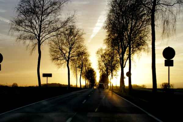 fahrt in den sonnenuntergang