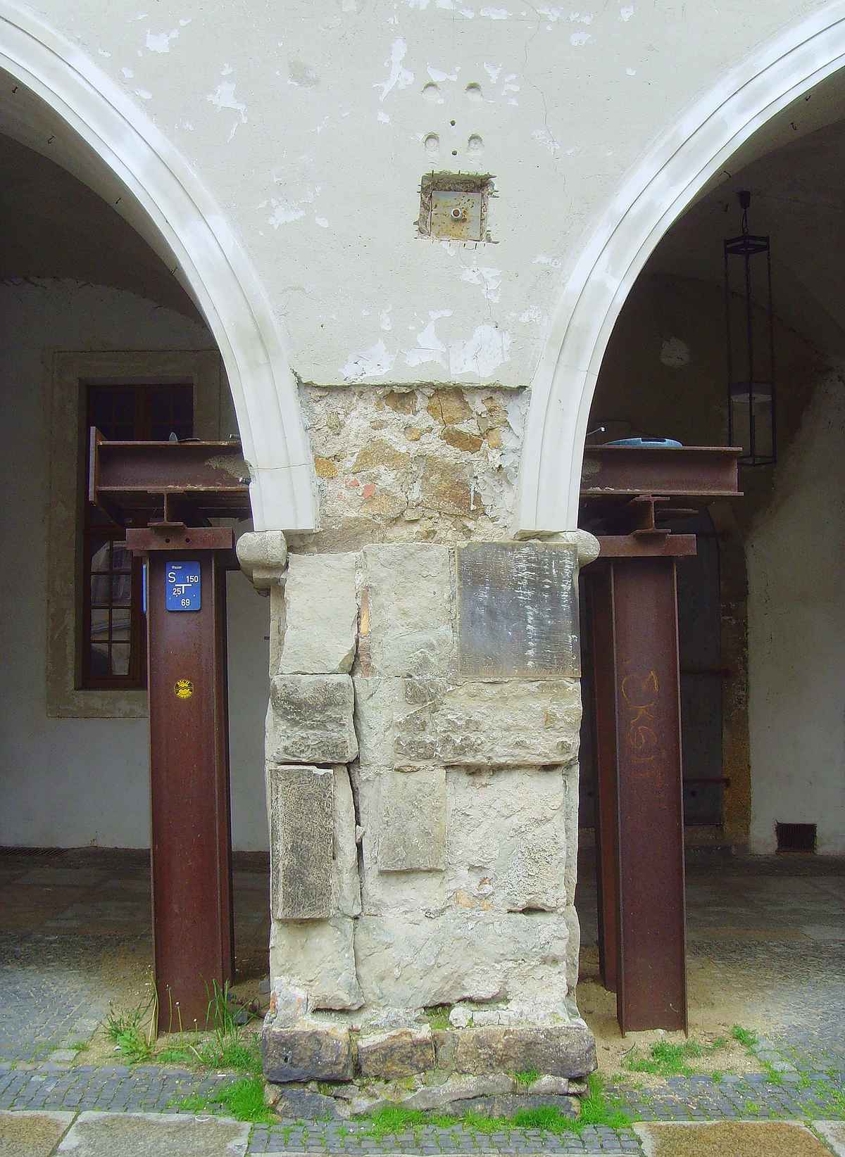 Görlitz  Arkadengang Lange Läuben - gotisch - noch viel zu tun für den Denkmalschutz