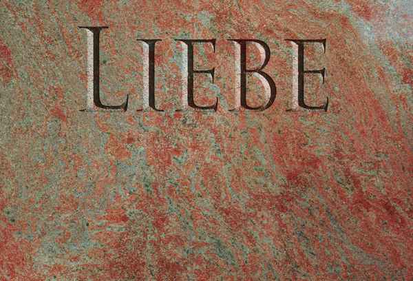 Liebe in Marmor rot-grün