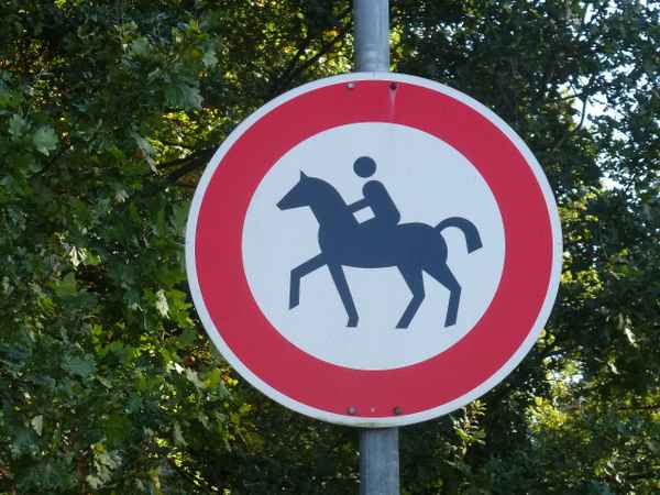 Reiten verboten!