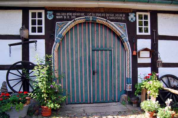 Fachwerktor auf Burg Schaumburg