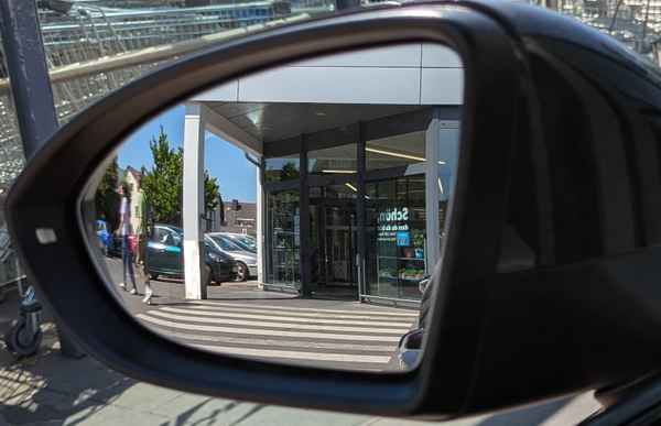 Blick in den Außensspiegel