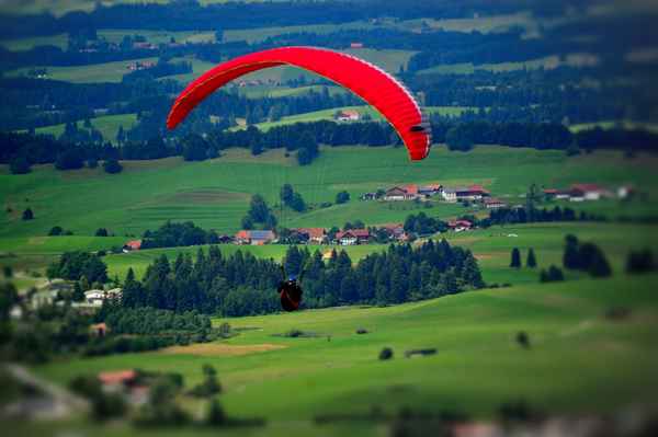 Paragleiter im Allgäu