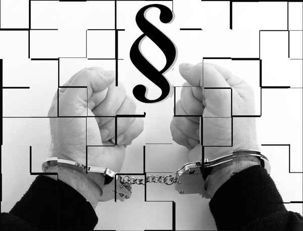 MIT DEM GESETZ IN KONFLIKT