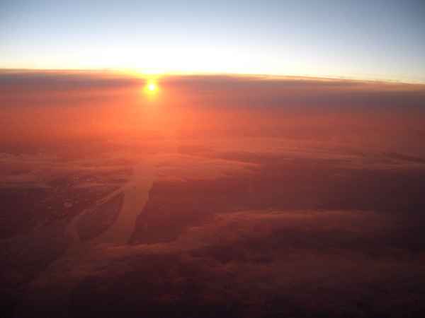 Blick aus dem Flugzeug auf den Fluss Amur