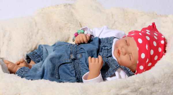 Schlafende Babypuppe
