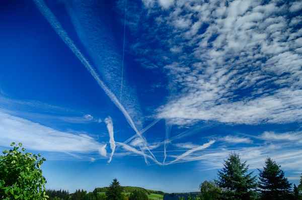 Flugzeugspuren