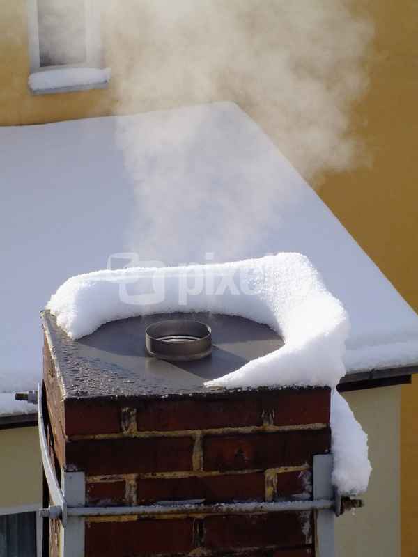Qualmende Esse im Winter 2