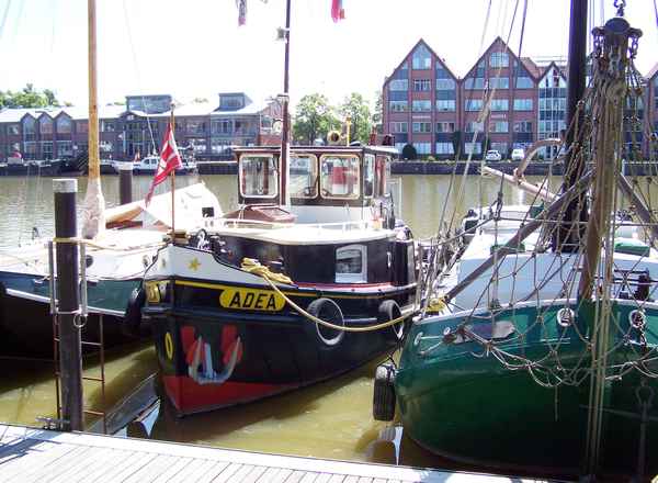 Schiffe im Hafen von Leer/Ostfriesland
