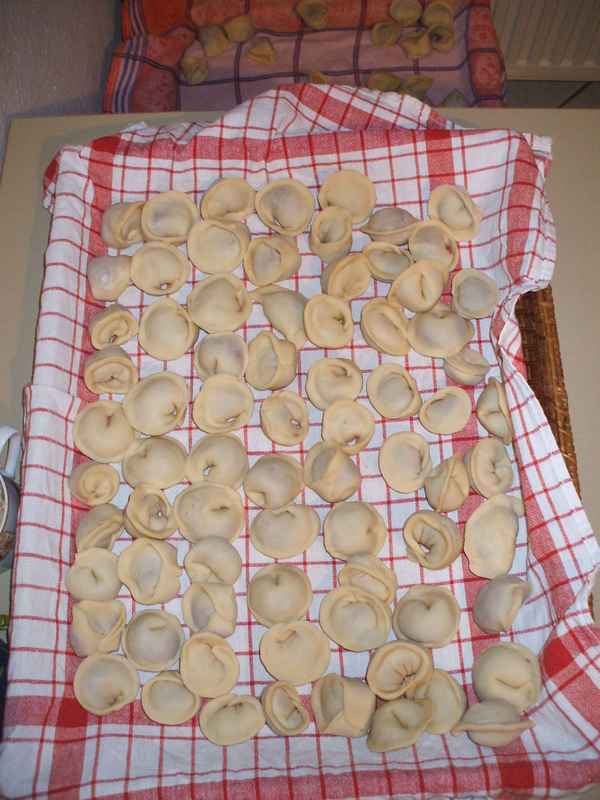 ungekochte Pelmeni