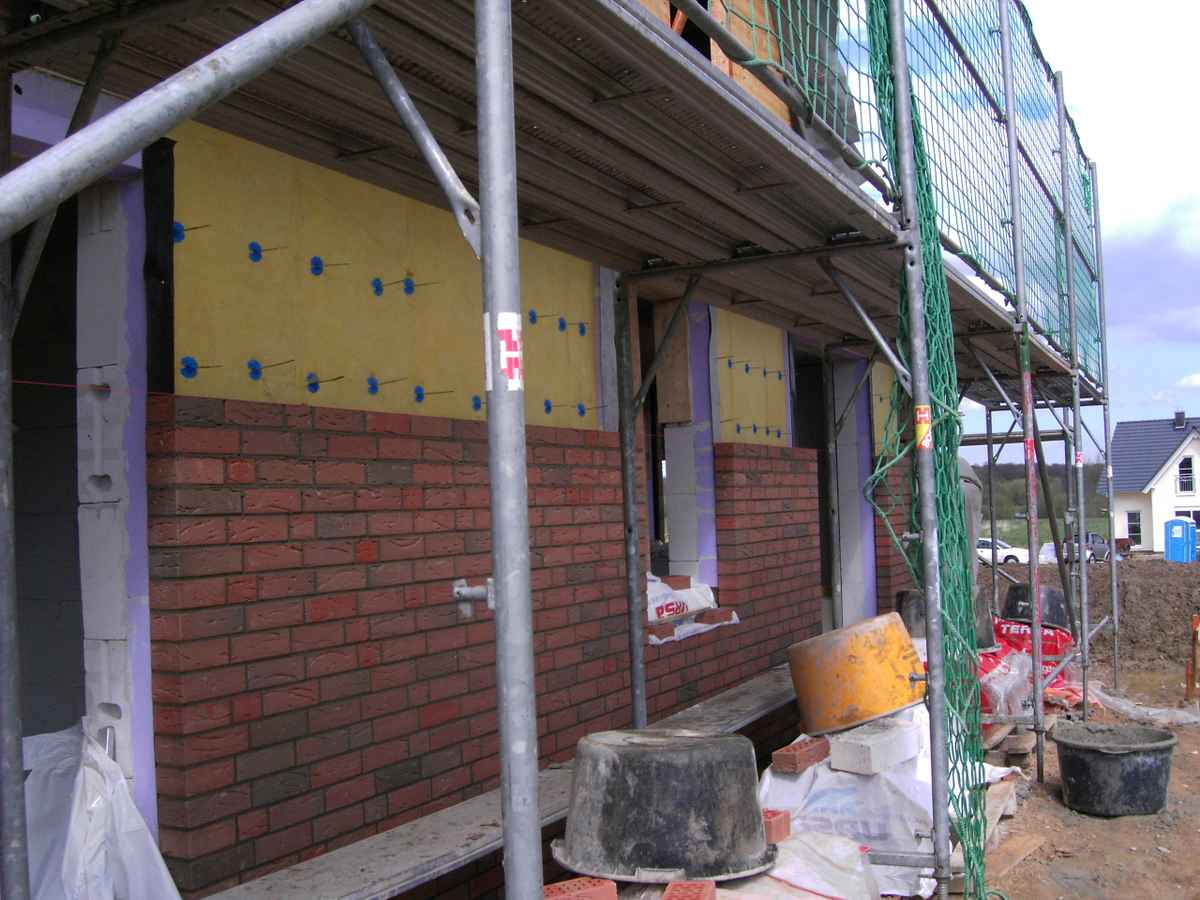 Die Wand wird verklinkert